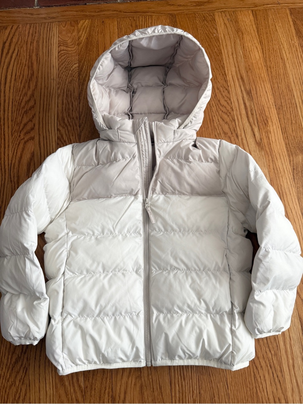 Uniqlo two toned winter puffer coat with hood 5-6